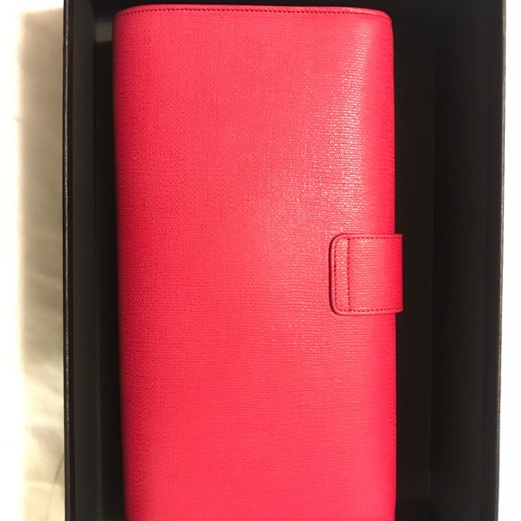 YSL Clutch - Picture 3 of 7